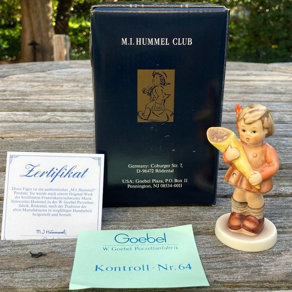 💯 Authentic Goebel Vintage Hummel "A Sweet Offering" Figurine #144-Hummel Club - Picture 1 of 11